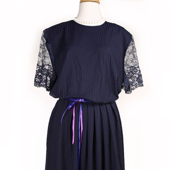 Vintage 80s Blue Dress Padded Shoulder Elastic Waist Lace Sleeves Sz 18 -Hey Viv - Picture 2 of 6